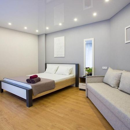 New Studio In The City Center - Mykoly Khvylovoho Str 5-2 Charkov Buitenkant foto