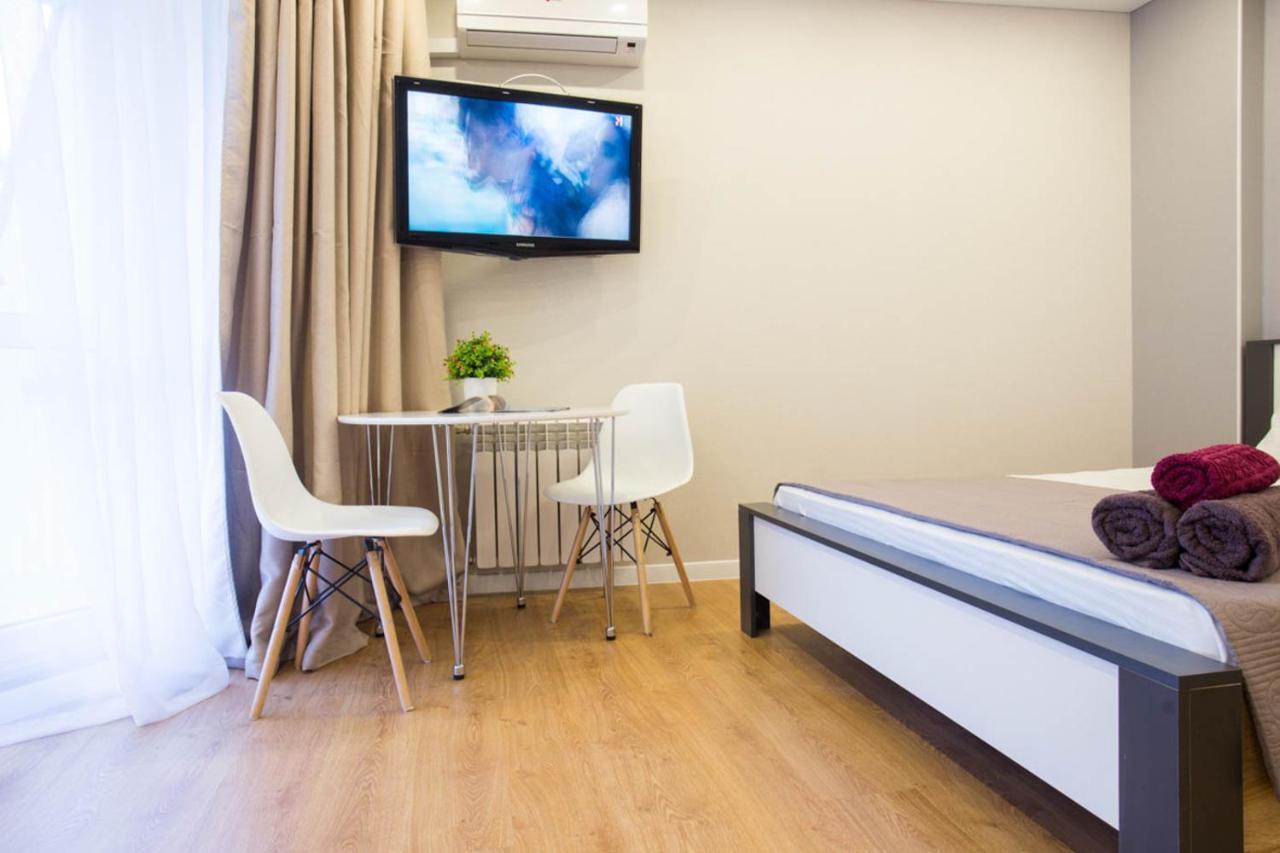 New Studio In The City Center - Mykoly Khvylovoho Str 5-2 Charkov Buitenkant foto